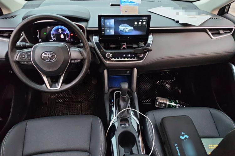 Used Toyota FRONTLANDER 2024 2.0L CVT Elite Plus Edition Center Console