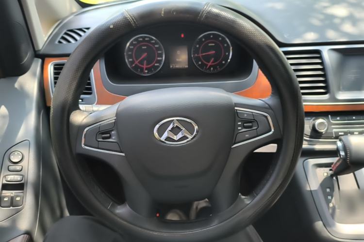 Used SAIC MAXUS G10 2014 2.0T Automatic Executive Edition