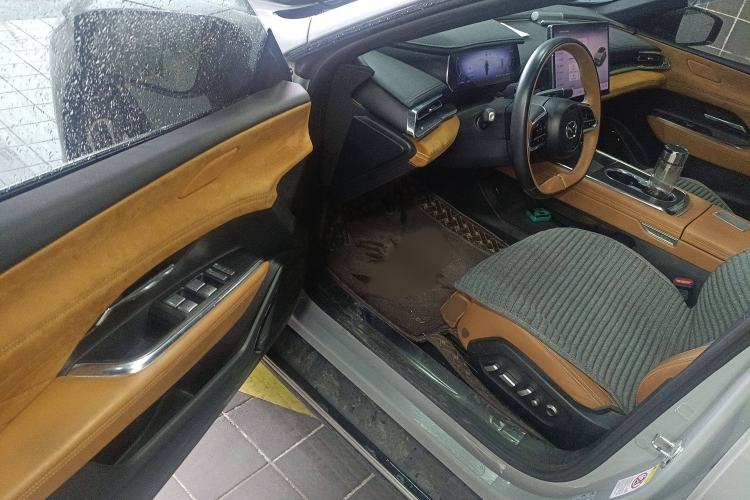 Used Mazda EZ-6 2024 Range-Extended 200 Luxury Edition
