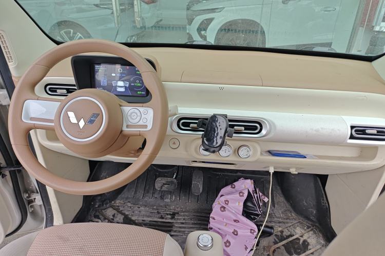 Used Wuling Hongguang MINIEV 2024 3rd Generation 215km Youth Edition Center Console