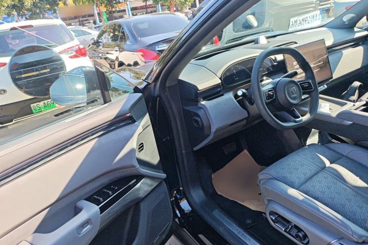 Used Zeekr 7X 2025 100 kWh Long-Range Rear-Wheel Drive with Intelligent Driving Features