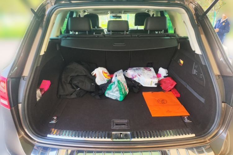 Used Volkswagen Touareg 2011 3.0 TSI High-End Version Trunk