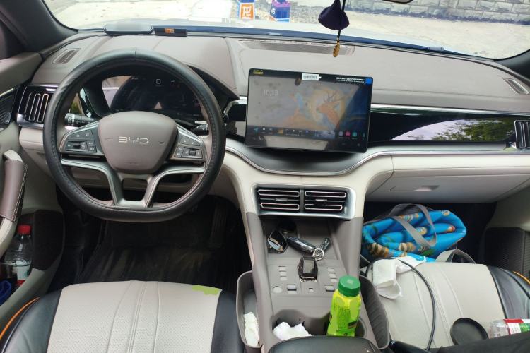 Used BYD Song PLUS New Energy 2025 EV 520km Luxury Version Center Console