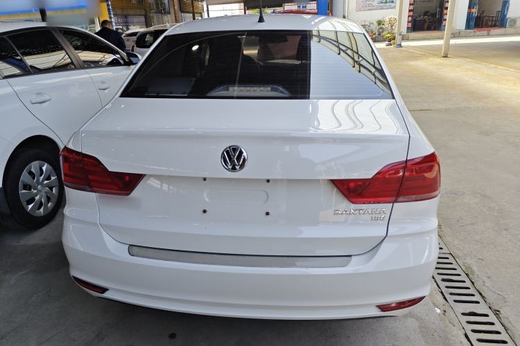 Used Volkswagen Santana 2016 1.6L Manual Fashion Edition
