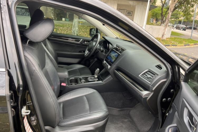 Used Subaru Outback 2016 2.5i Sport Navigation Edition Right Front Seat