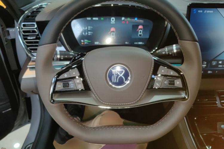 Used BYD Han 2025 DM-i Intelligent Driving Edition 125KM LiDAR Flagship Model
