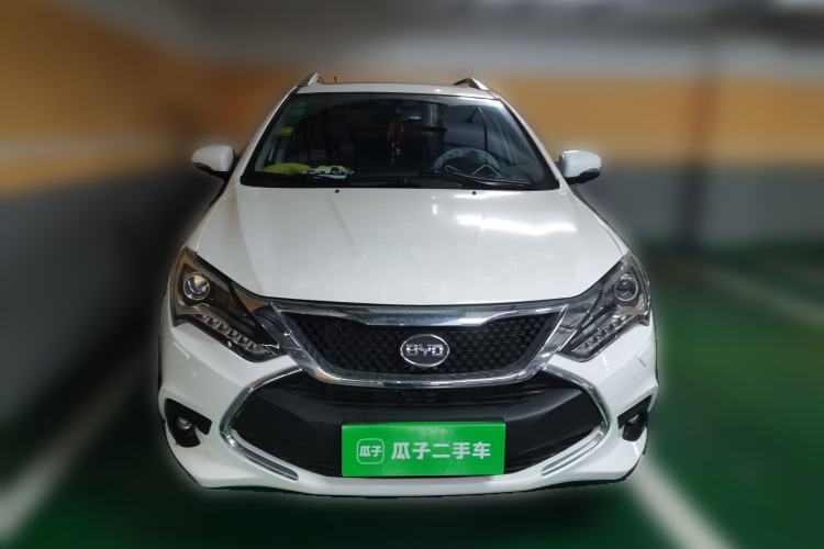 Used BYD Tang New Energy 2015 2.0T Four-Wheel-Drive Flagship Model