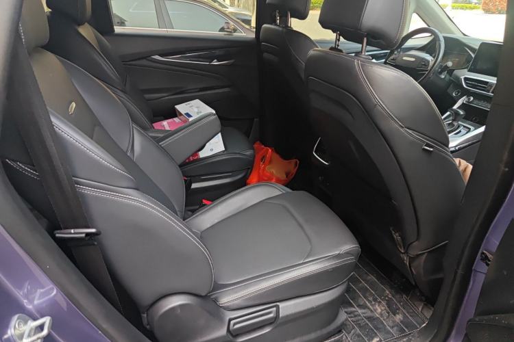 Used SAIC MAXUS G50 2019 1.5T First Edition Automatic Luxury Version 6 Seats Interior 3