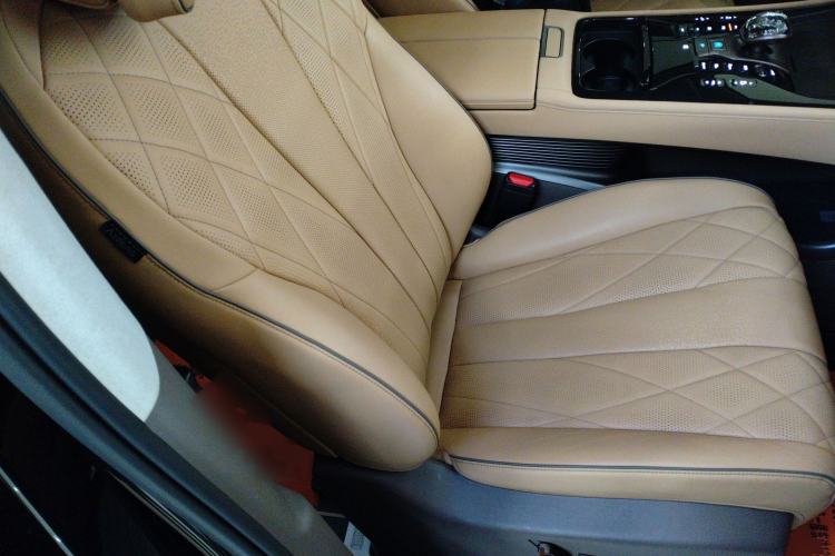 Used Denza D9 2022 DM-i 970 Four-Wheel Drive Flagship Model