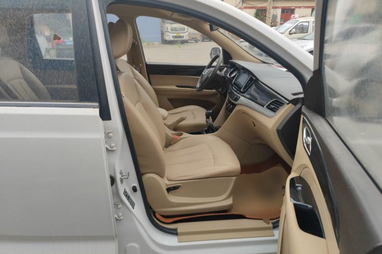 Used Baojun 730 2016 1.5L Manual Comfort Version 7 Seats China V Emission Standard