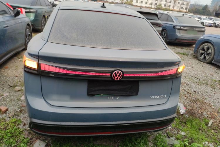 Used Volkswagen ID.7 VIZZION 2024 AIR model
