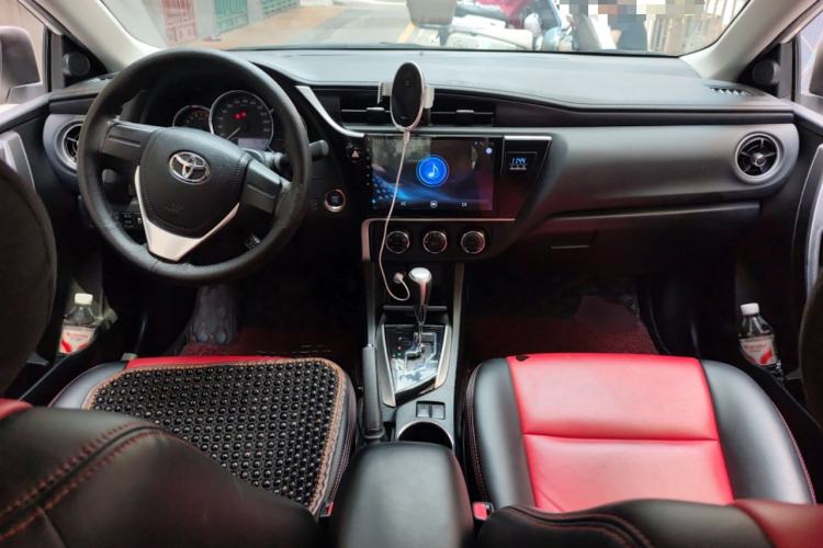 Used Toyota Corolla 2018 1.2T S-CVT GL Smart Enjoyment Version Center Console