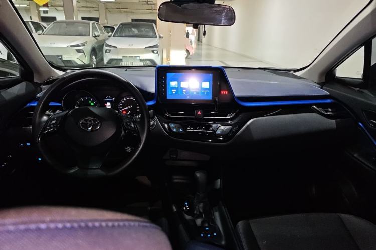 Used Toyota C-HR 2022 2.0L Comfort Edition Center Console