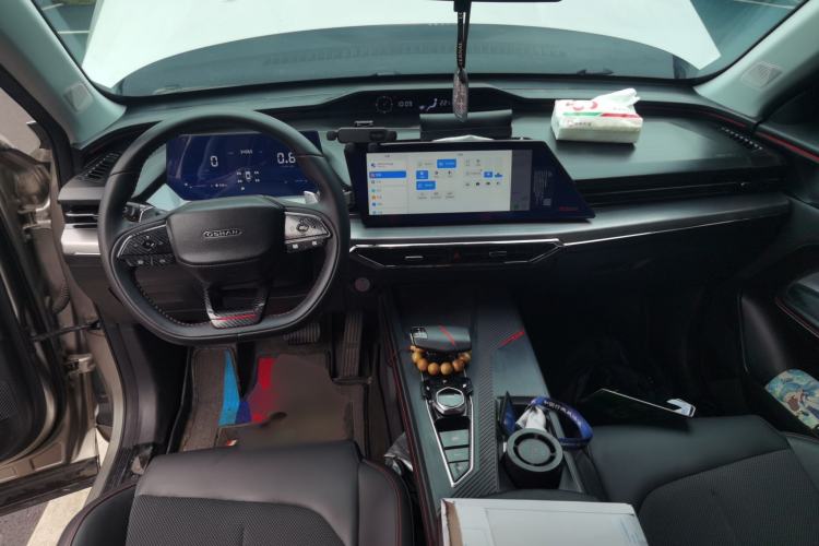 Used CHANGAN OSHAN Z6 2022 Blue Whale 1.5T DCT Luxury Model Center Console