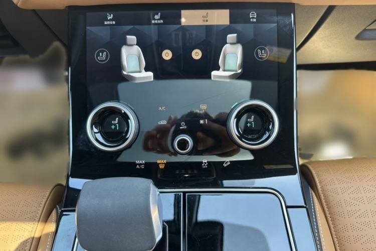 Used Land Rover Range Velar 2023 250 PS Ebony Black Limited Edition Interior 4