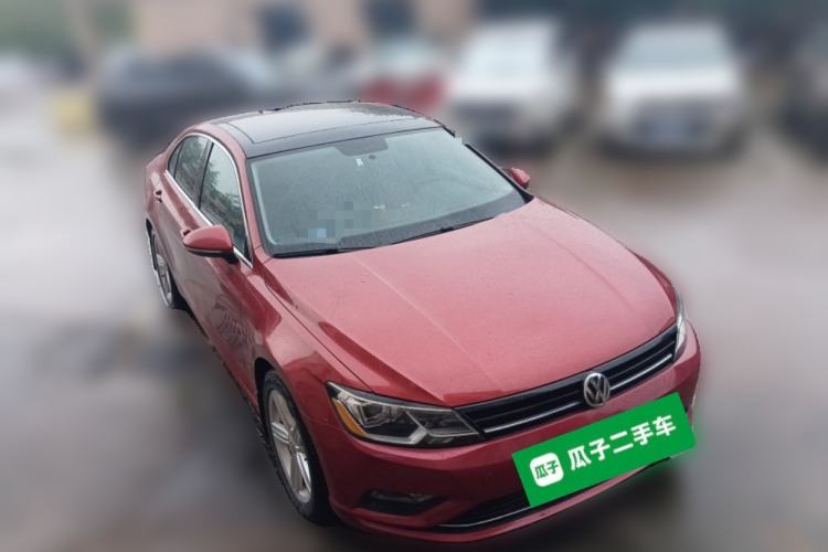 Used Volkswagen Lamando 2015 280TSI DSG Comfort Edition Front Right 45 Deg