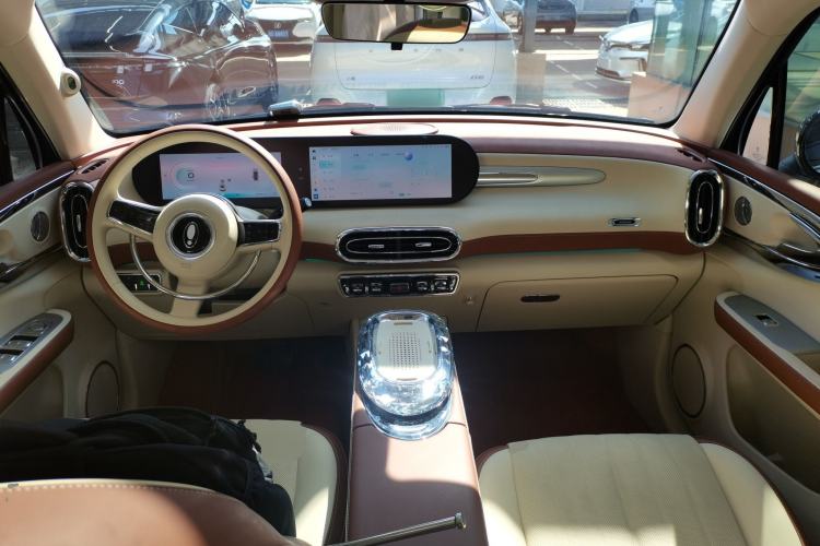 Used ORA Ballet Cat 2023 401 km Luxury Version Center Console