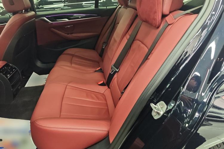 Used BMW 5 Series 2020 530Li Leading Model M Sport Package Left Rear Seat