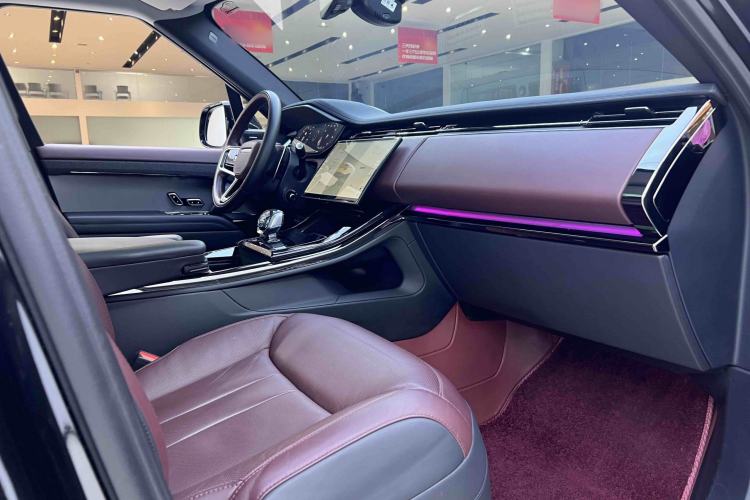 Used Land Rover Range Sport 2024 400PS Dynamic SE Interior 9