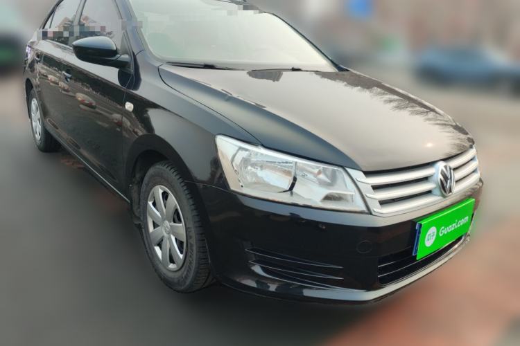 Used Volkswagen Santana 2015 1.6L Manual Fashion Edition Front Right 45 Deg