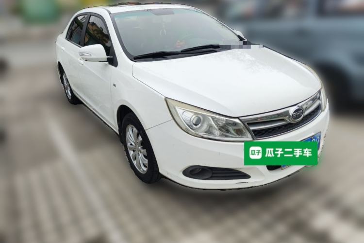 Used BYD Surui 2012 1.5L Manual Luxury Version Front Right 45 Deg