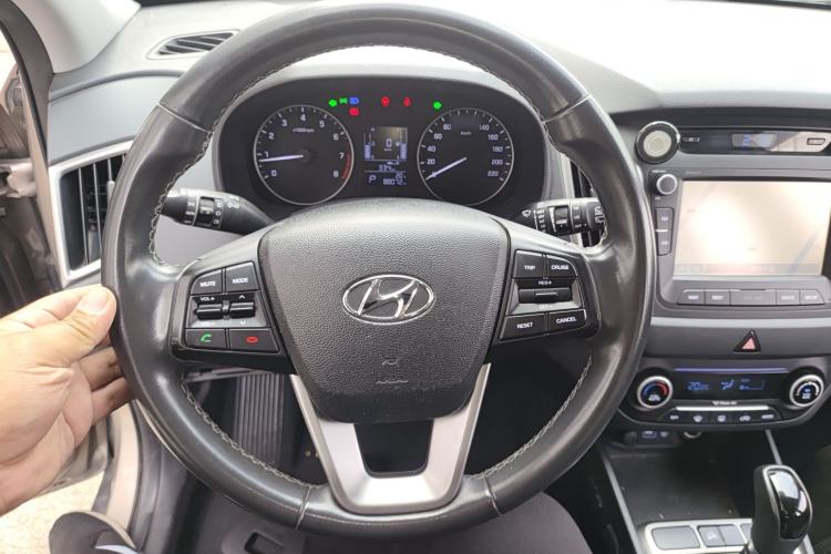 Used Hyundai ix25 2015 1.6L Automatic Two-Wheel-Drive Deluxe DLX Model