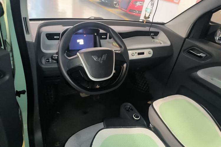 Used Wuling Hongguang MINIEV 2021 Macaron Fashion Model Lithium Iron Phosphate Center Console