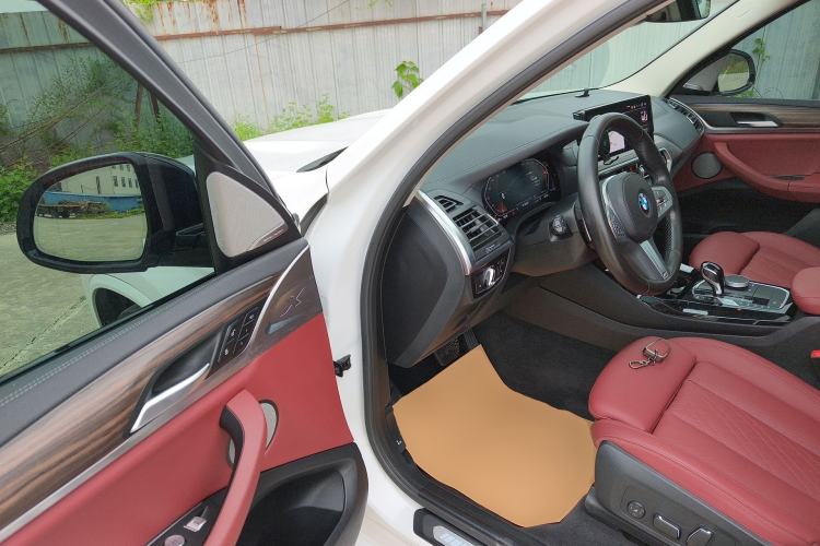 Used BMW X3 2023 Restyled xDrive30i Leading Edition M Night Sky Package Driver Seat