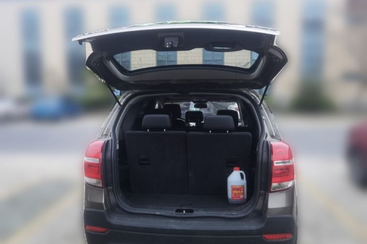 Used Chevrolet Captiva 2017 2.4L 4x4 Flagship Edition 7-Seater Trunk