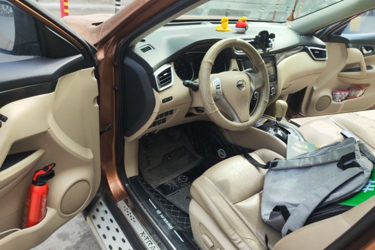 Used Nissan X-Trail 2014 2.5L CVT Leading Edition 4WD
