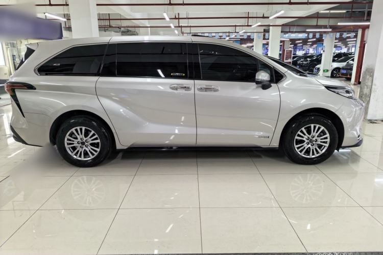 Used Toyota Sienna 2021 2.5L Hybrid Luxury Edition
