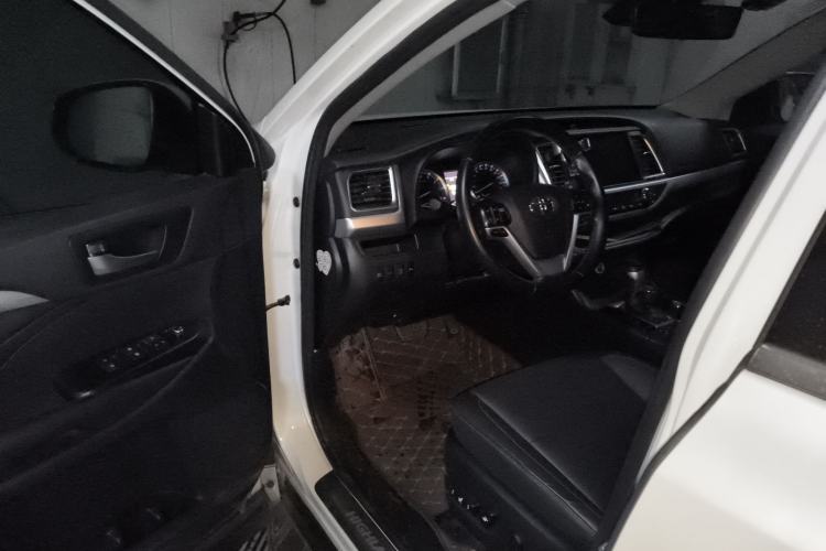 Used Toyota Highlander 2018 2.0T Four-Wheel Drive Prestige Version 7 Seats China V Emission Standard
