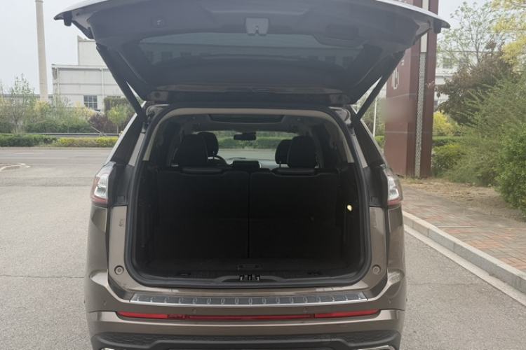 Used Ford Edge 2016 EcoBoost 330 V6 Four-Wheel Drive Sporty 7-Seater
