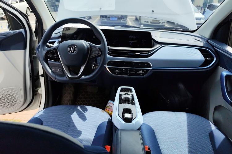 Used CHANGAN Benni E-Star 2022 Qingxin Edition Colorful Model Lithium Iron Phosphate Center Console