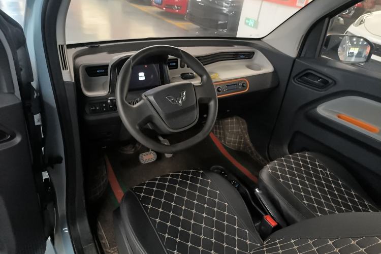 Used Wuling Hongguang MINIEV 2020 Freedom Version Lithium Iron Phosphate Center Console