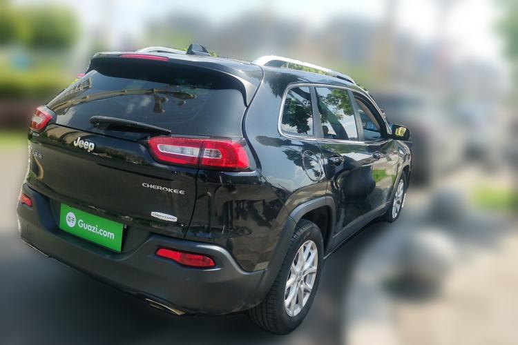 Used Jeep Cherokee 2016 2.4L Leading Edition Rear Right 45 Deg