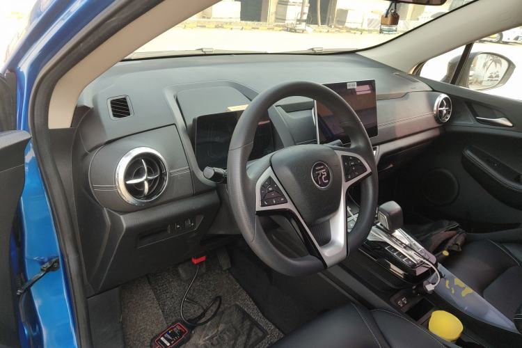 Used BYD Yuan New Energy 2019 EV535 Smart Connect Trendsetting Model Center Console