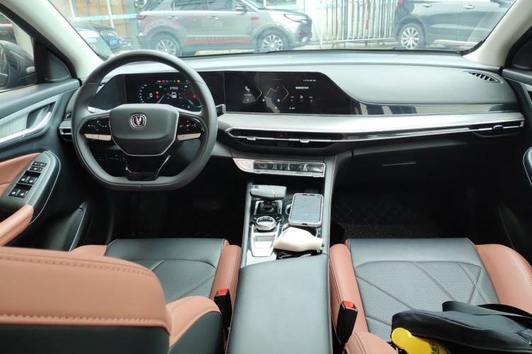 Used CHANGAN Eado 2023 Changan Edition PLUS Blue Whale NE 1.4T GDI DCT Prestige Version
