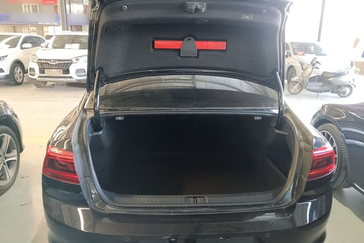 Used Volkswagen Magotan 2021 330TSI DSG 30th Anniversary Edition
