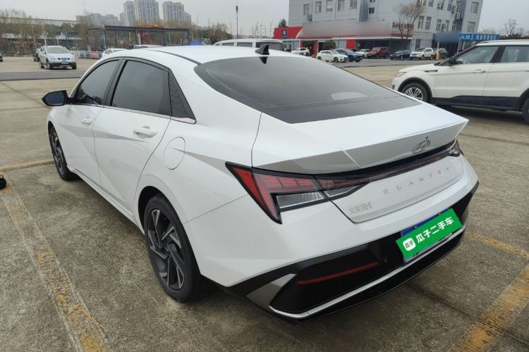 Used Hyundai Elantra 2023 1.5L CVT LUX Prestige Edition
