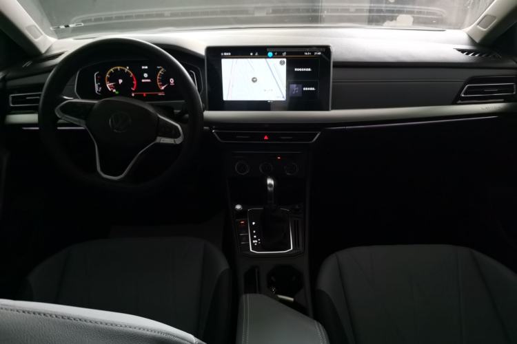 Used Volkswagen Lavida 2023 1.5L Automatic 5 Million Edition Center Console