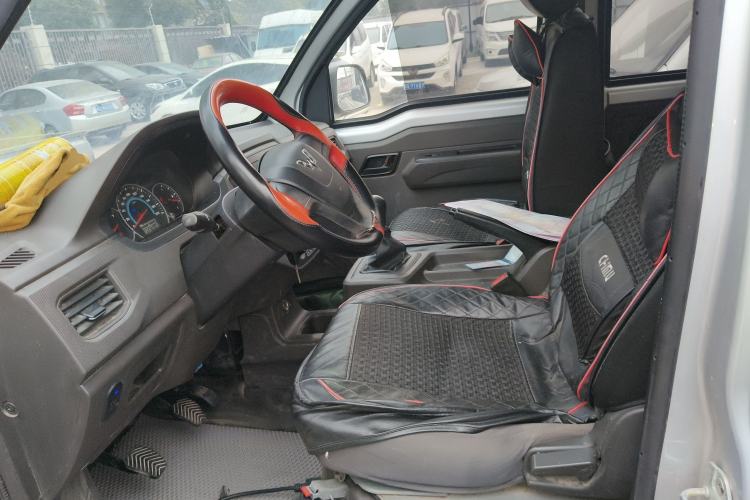 Used Wuling Rongguang New Truck 2019 1.5L Double-Cab China VI L3C
