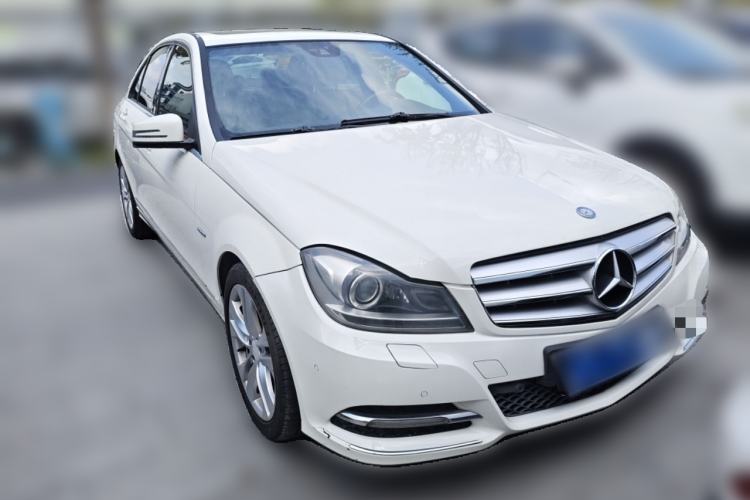 Used Mercedes-Benz C-Class 2011 C 200 CGI Fashion Model Front Right 45 Deg
