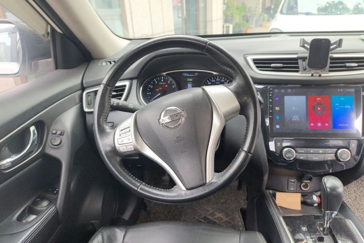 Used Nissan X-Trail 2014 2.0L CVT Comfort Edition 2WD Steering Wheel