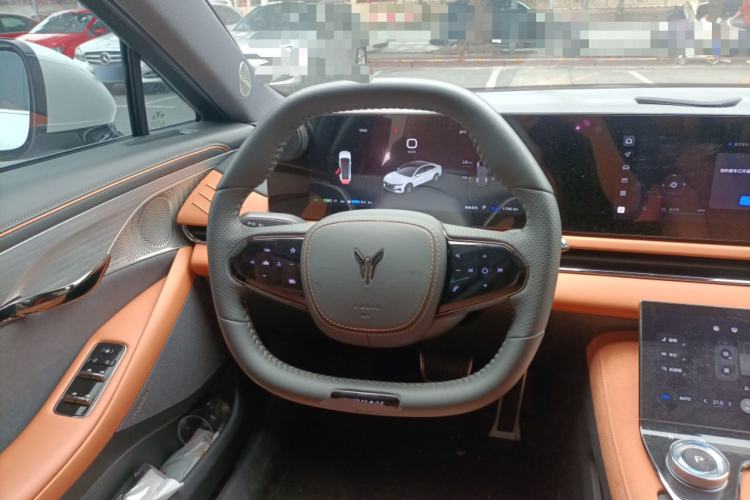 Used VOYAH PASSION 2024 PHEV Four-Wheel Drive Ultra-Long Range Executive Edition Steering Wheel