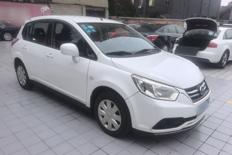 Used Venucia R50 2016 1.6L Automatic Elite Edition
