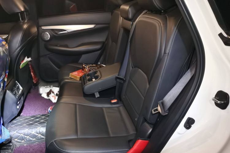 Used Infiniti QX50 2018 2.0T Two-Wheel Drive Fashion Edition Left Rear Seat