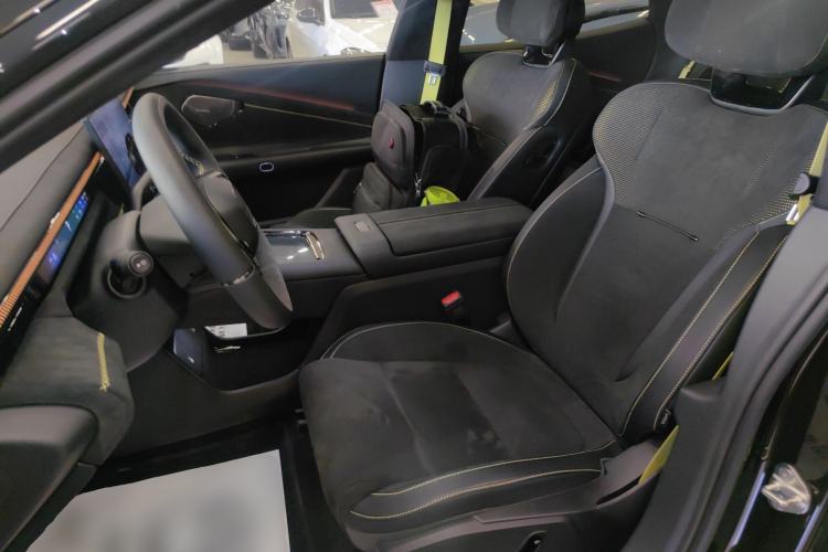 Used Lynk & Co Lynk & Co 10 EM-P 2025 Model 240 All-Wheel Drive Ultra—Sport Edition