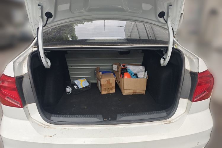 Used Volkswagen Jetta 2019 Dream Edition 1.4L Manual Fashion Version Trunk