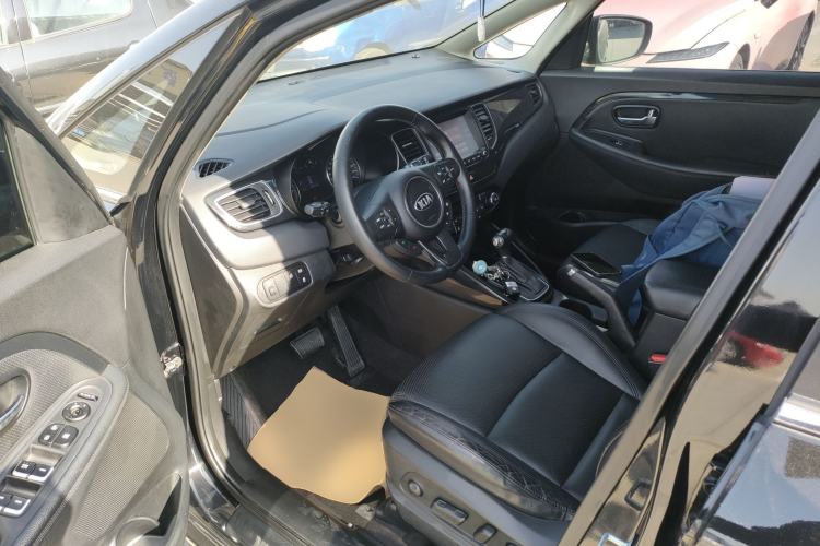 Used Kia Carens 2013 2.0L 7-Seater Automatic Luxury Version China IV Standard